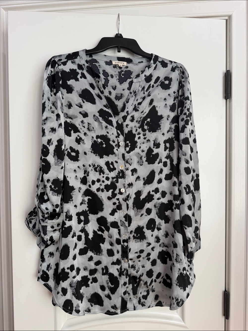 JODIFL Black & Gray Animal-Print Button-Down Tunic